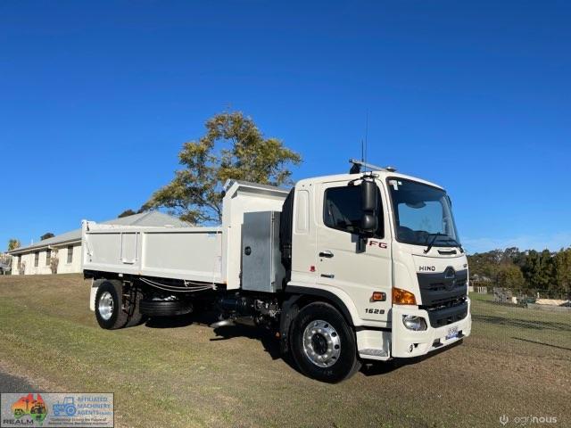 As New Hino - Tipper - photo 9