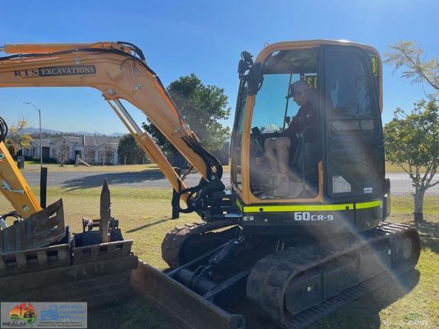 Hyundai 6T Excavator As New - photo 8