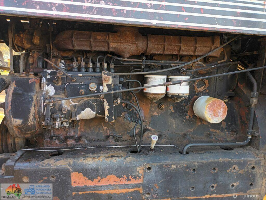 1983 Case 1594 Tractor - photo 3