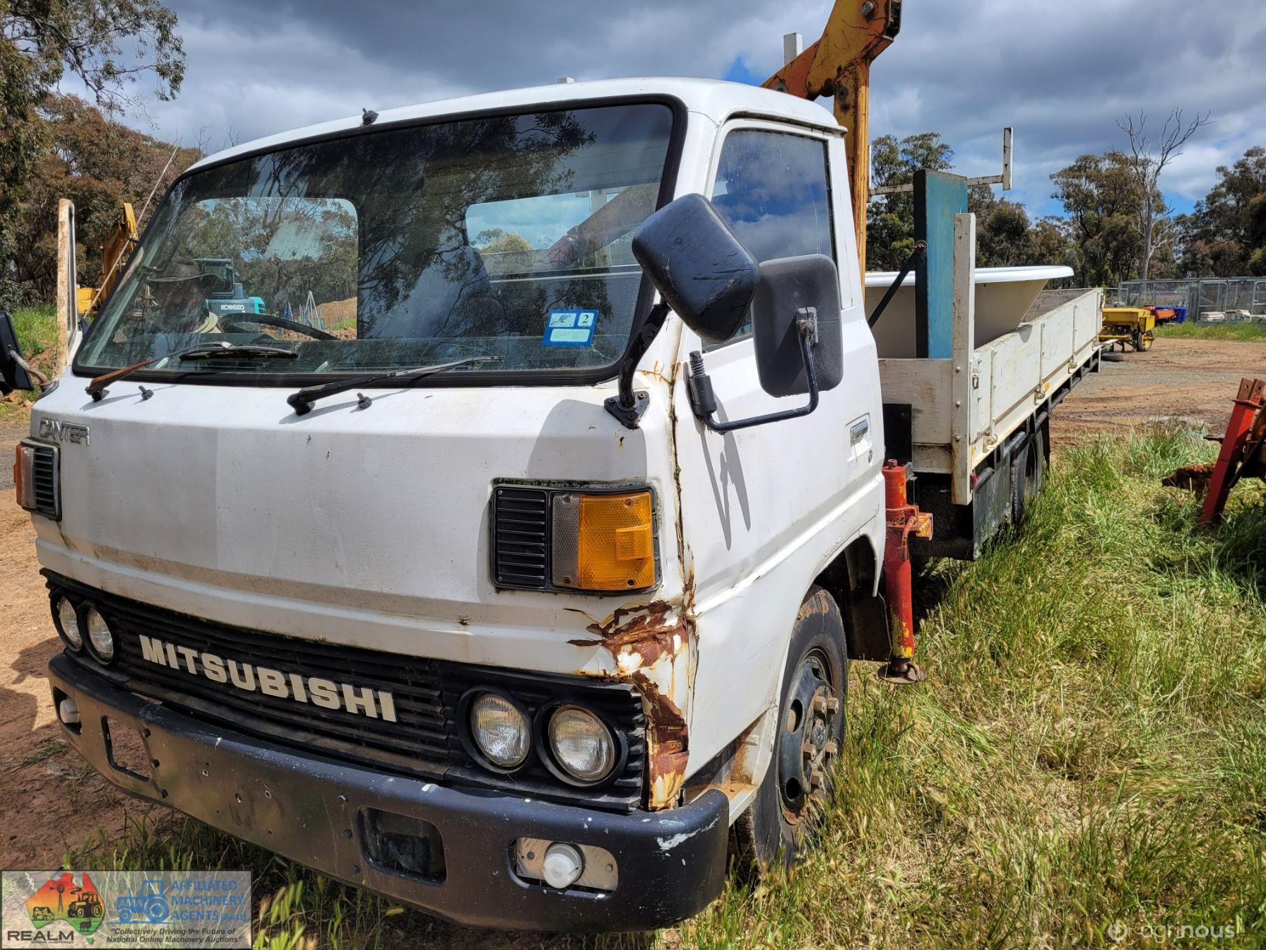 1985 Mitsubishi Canter Tray Truck with HIAB - photo 3