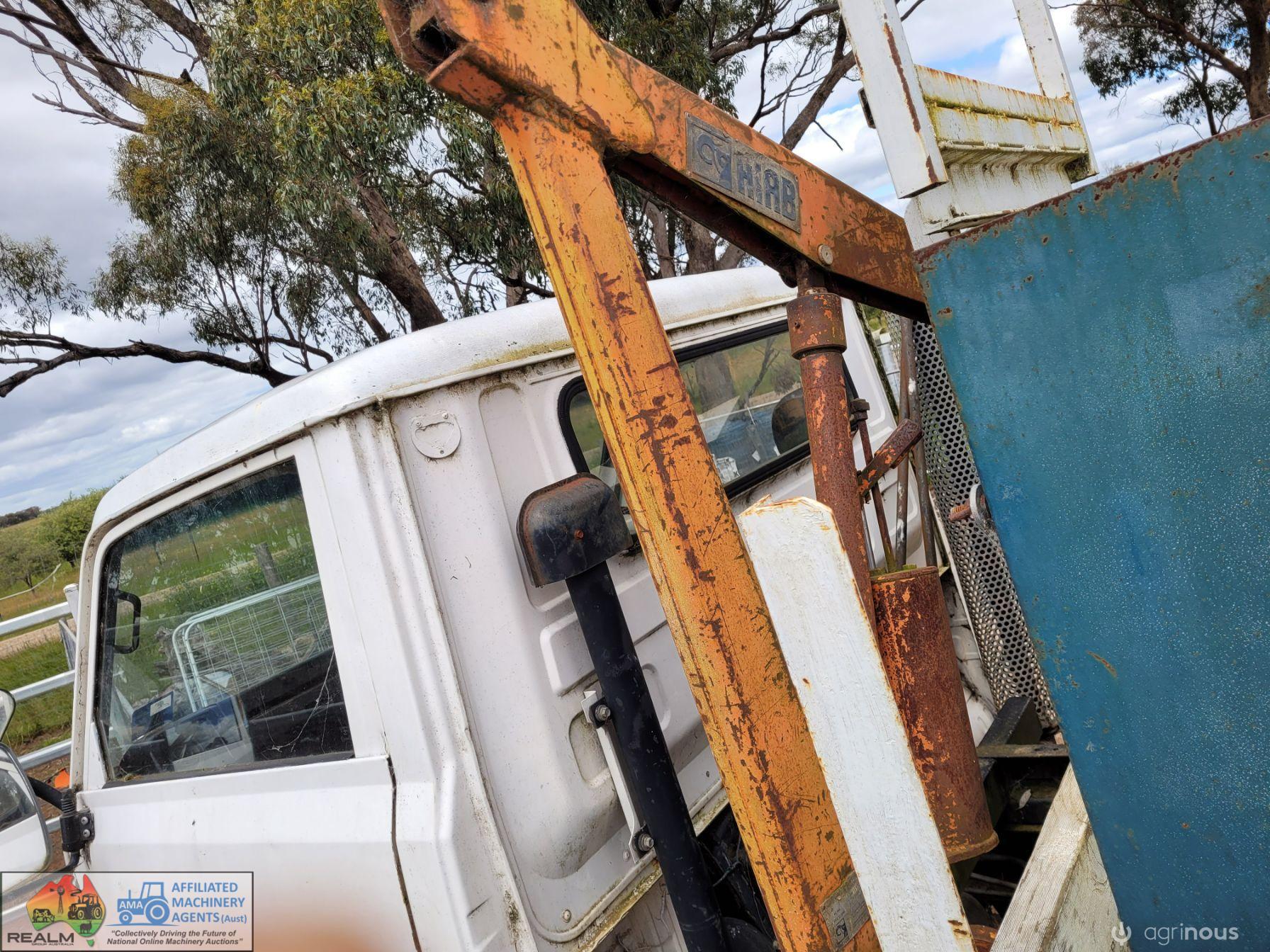 1985 Mitsubishi Canter Tray Truck with HIAB - photo 14