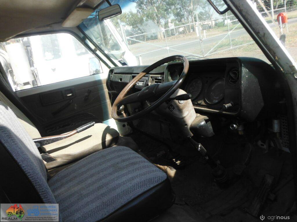 1985 Mitsubishi Canter Tray Truck with HIAB - photo 6