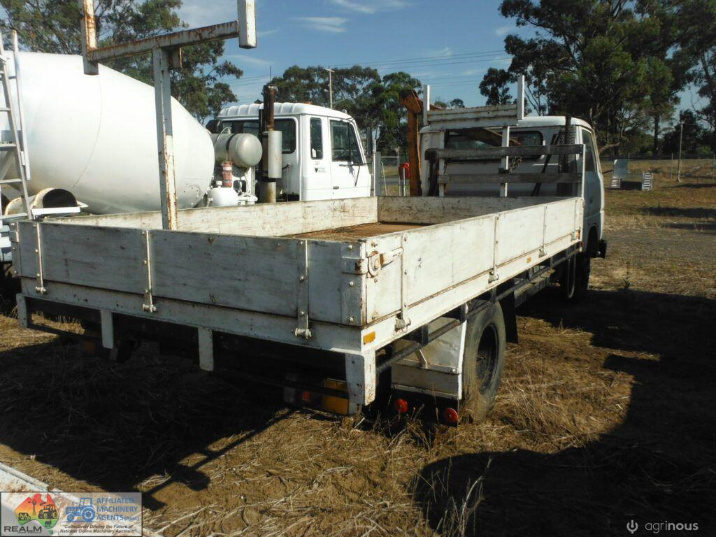 1985 Mitsubishi Canter Tray Truck with HIAB - photo 4