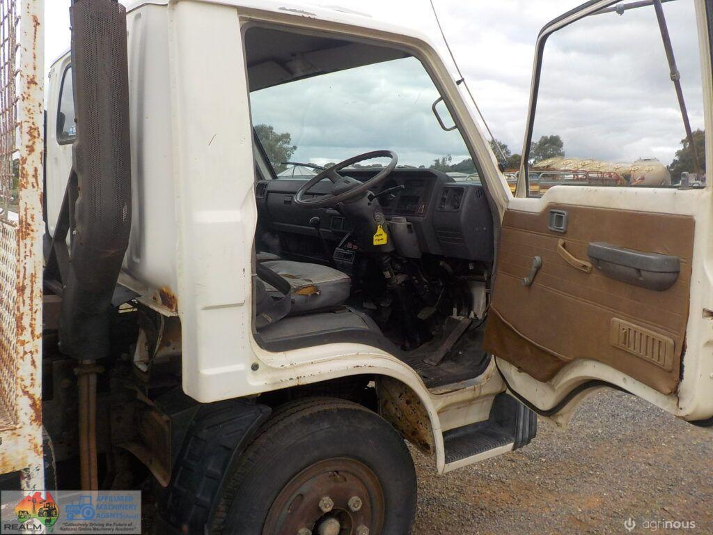 Mazda Titan T4100 Tray Truck - photo 6