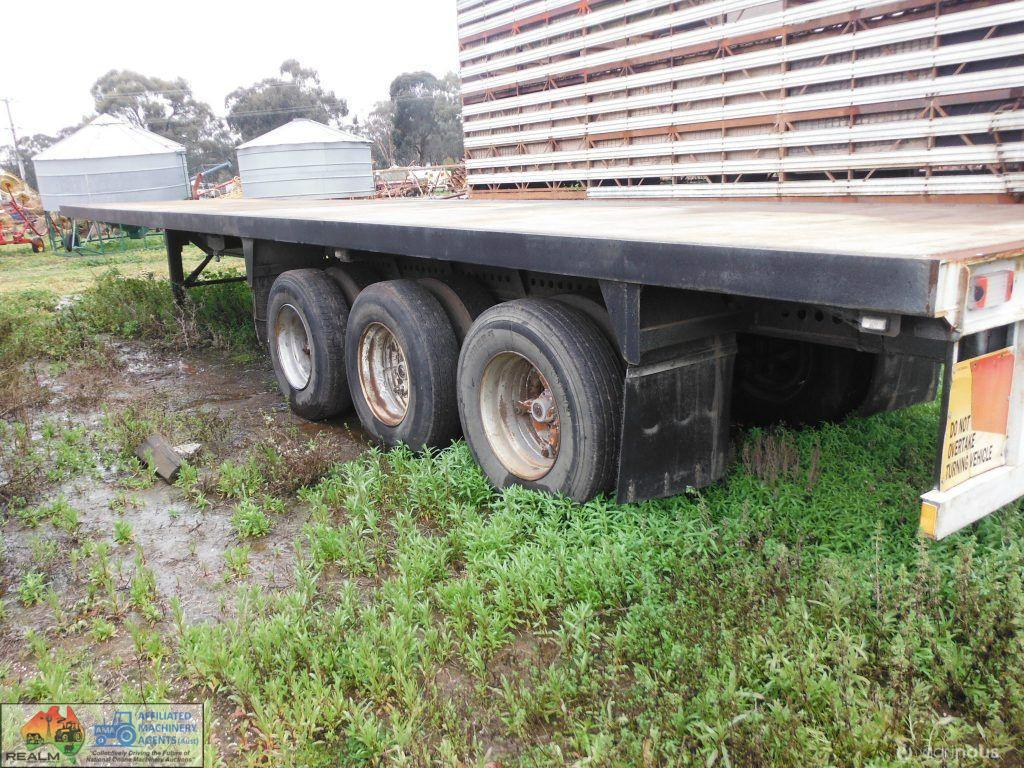 Tri-axle Flat Top Trailer - photo 3
