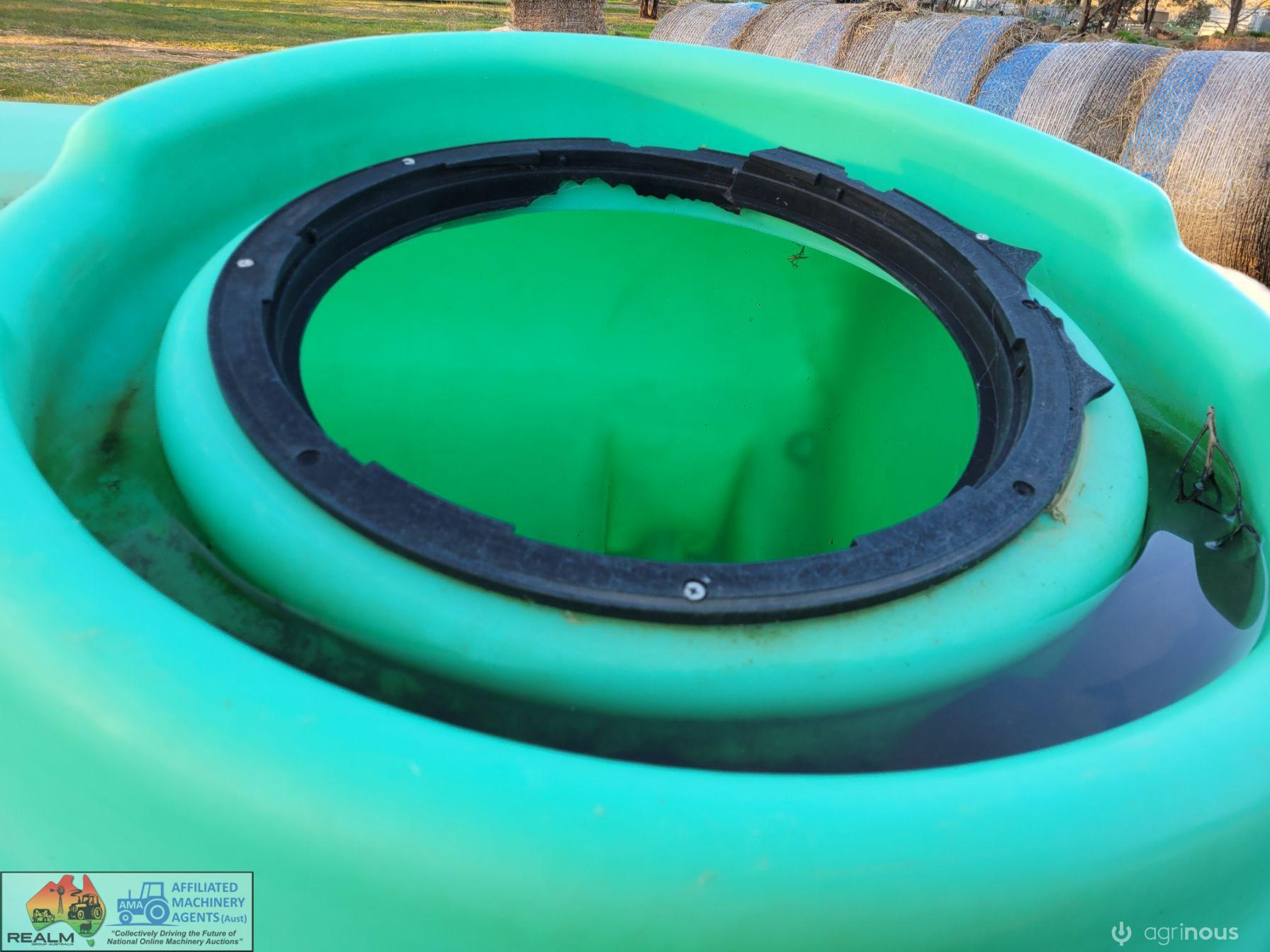 RapidSpray 2,000 Ltr Tank (No lid) - photo 4