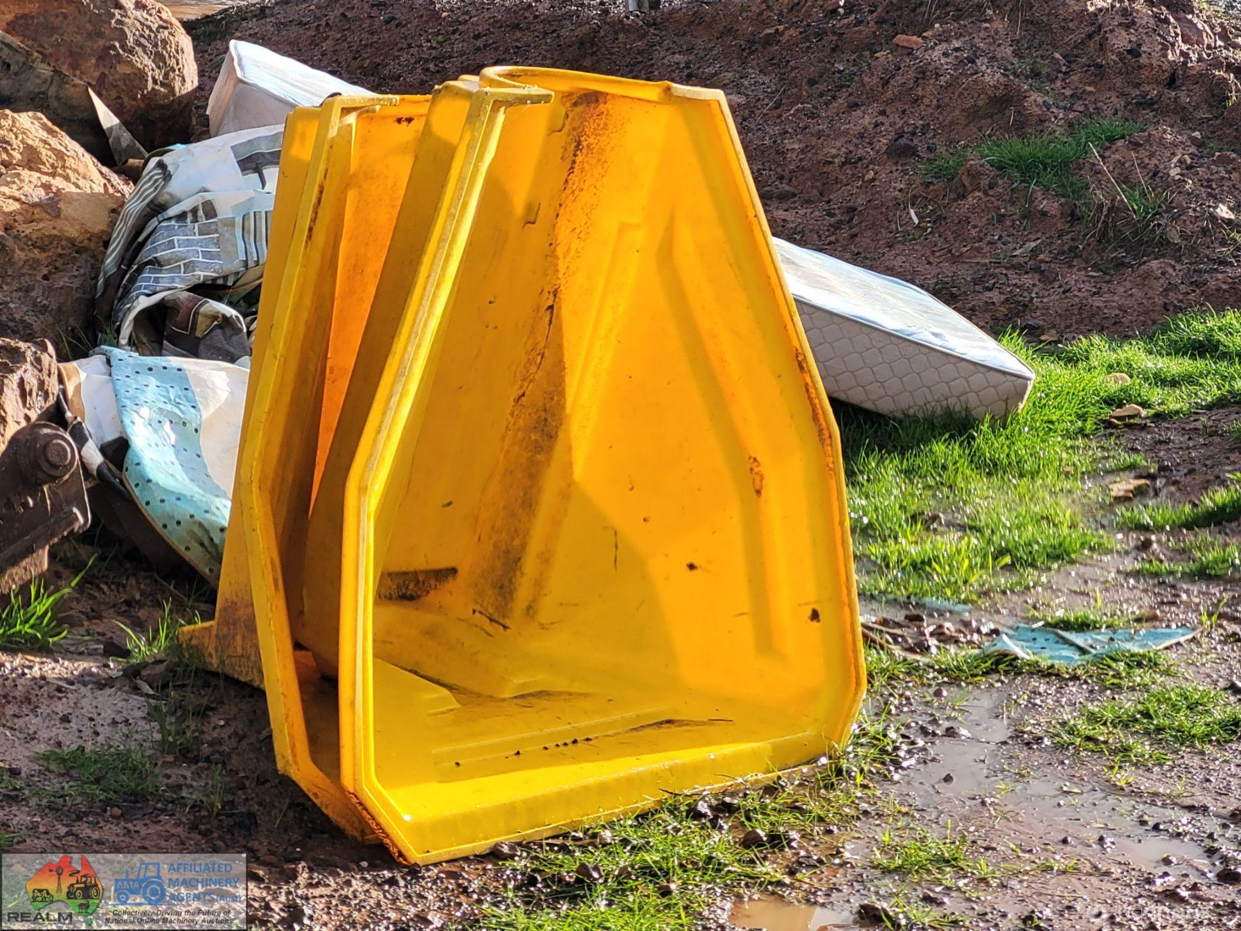 Plastic Auger Hopper x1 - photo 2