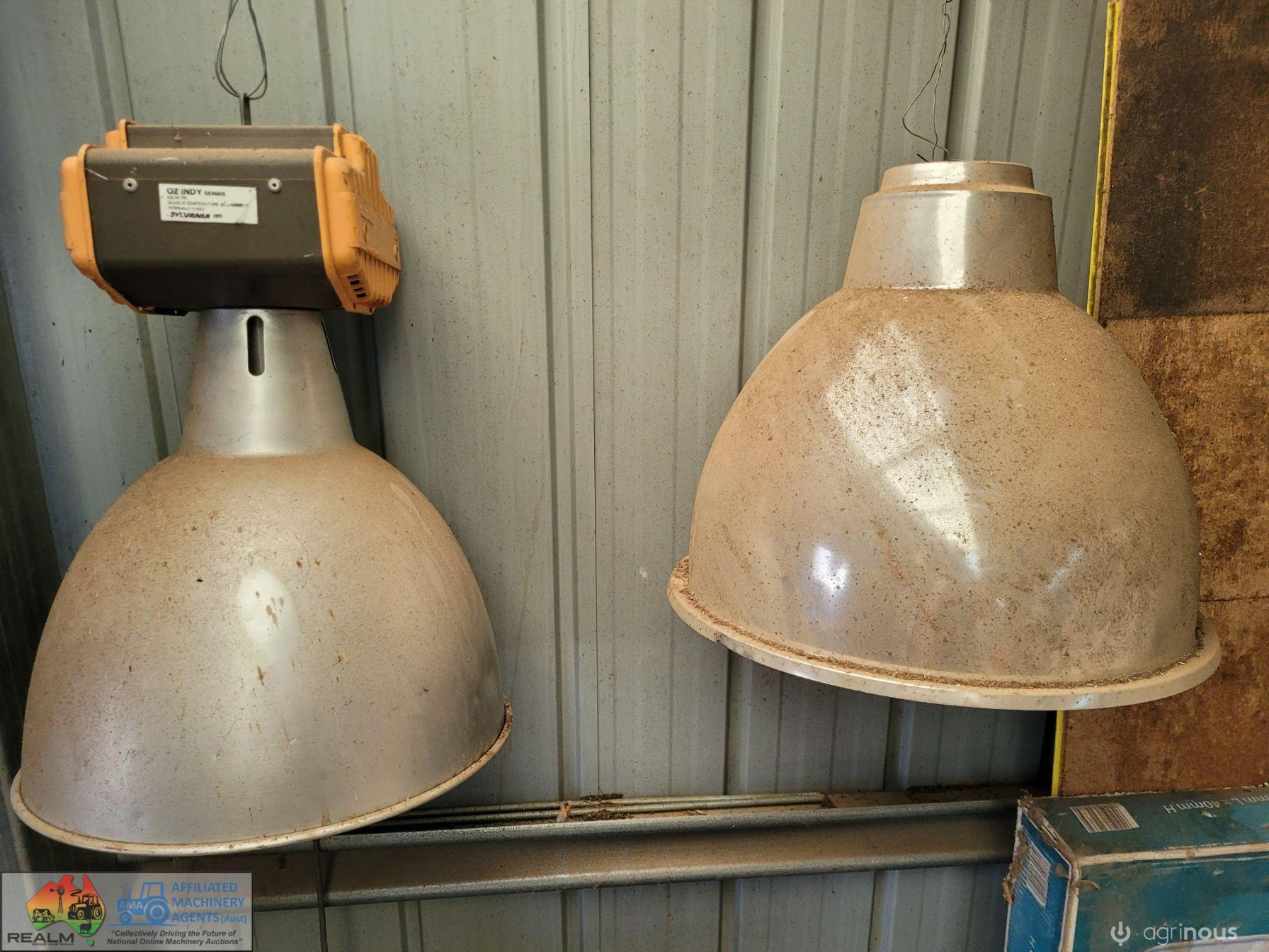 Sylvania Workshop Light & Spare Deflector - photo 5