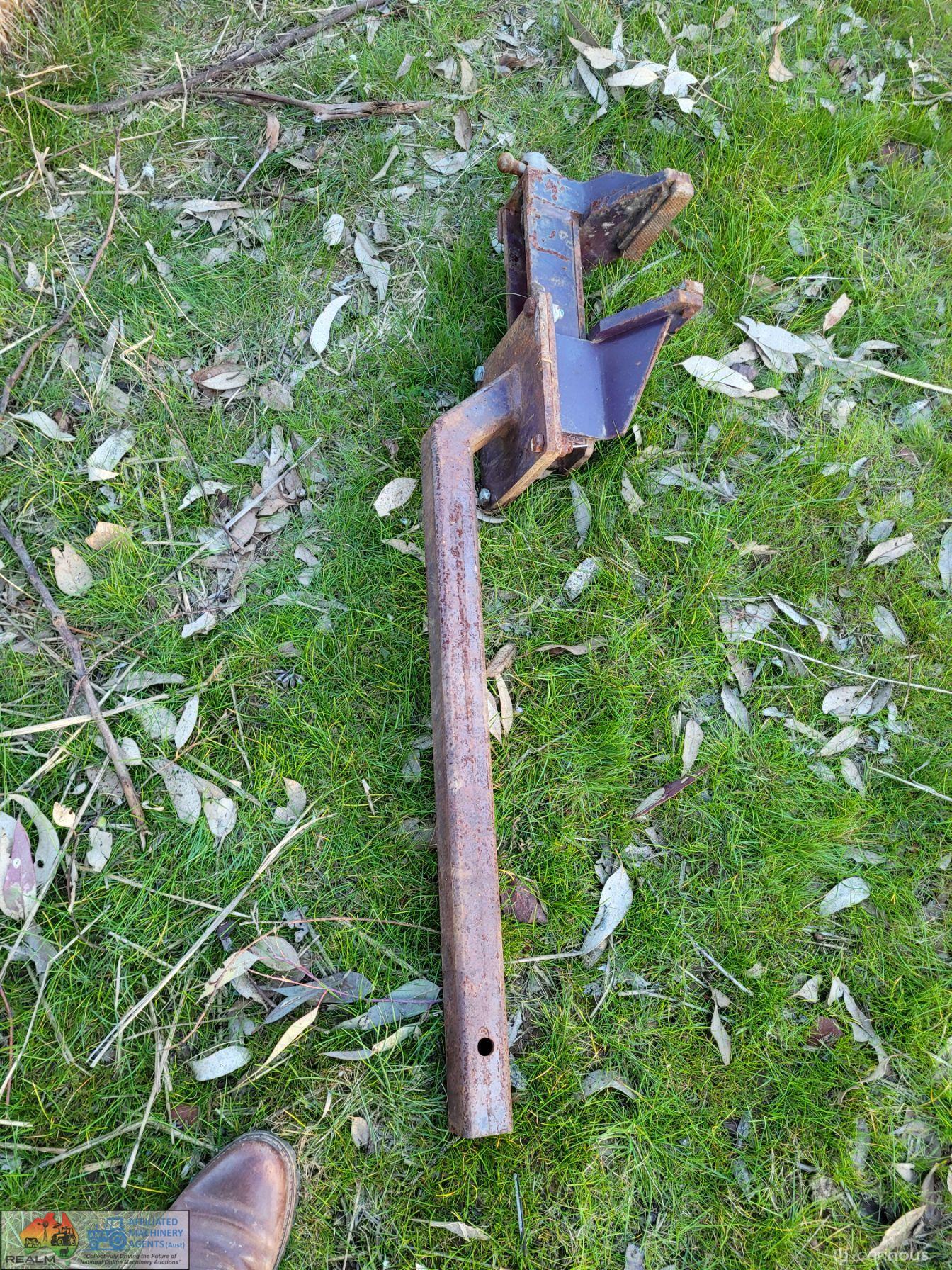 Solid Steel Vice with Towbar Mount - photo 5