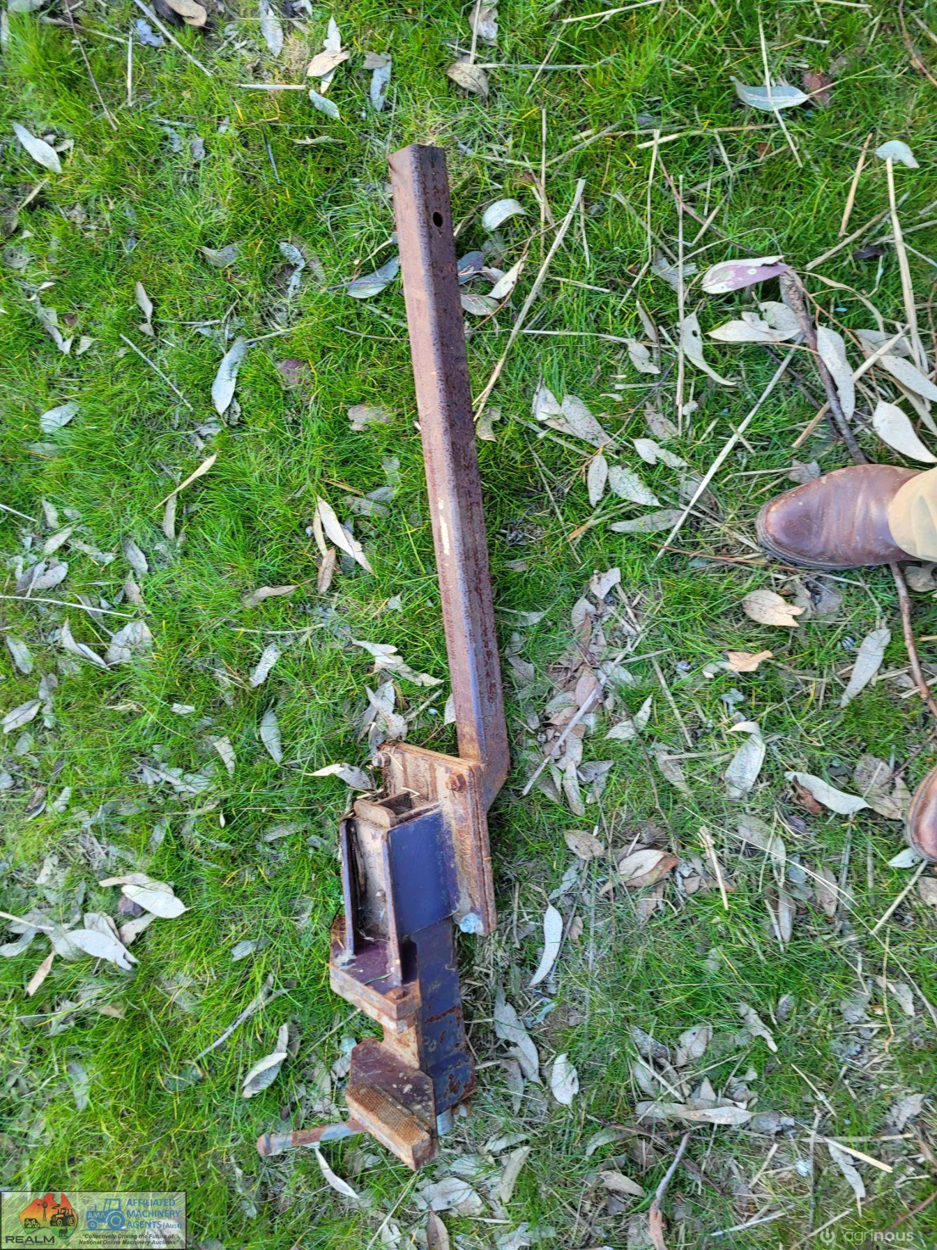 Solid Steel Vice with Towbar Mount - photo 3