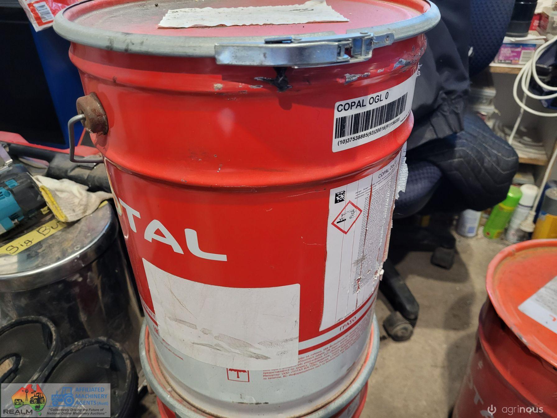 Total Grease x2 New 18Kg Drums - photo 2