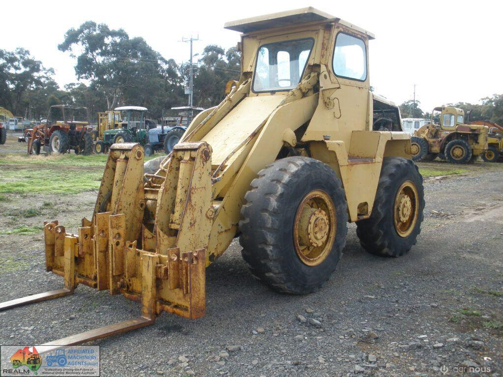 Clark 4×4 Loader with Forks - photo 1