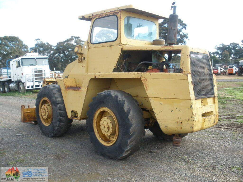 Clark 4×4 Loader with Forks - photo 4