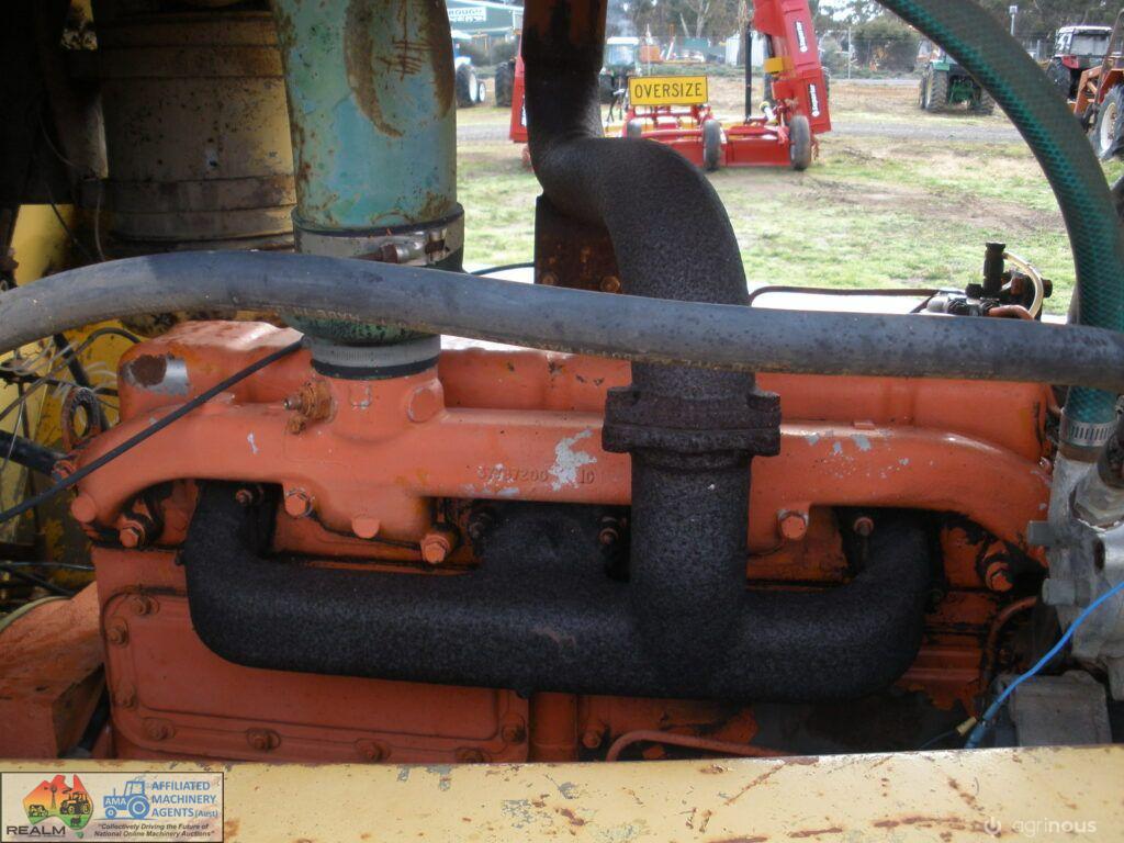 Clark 4×4 Loader with Forks - photo 5