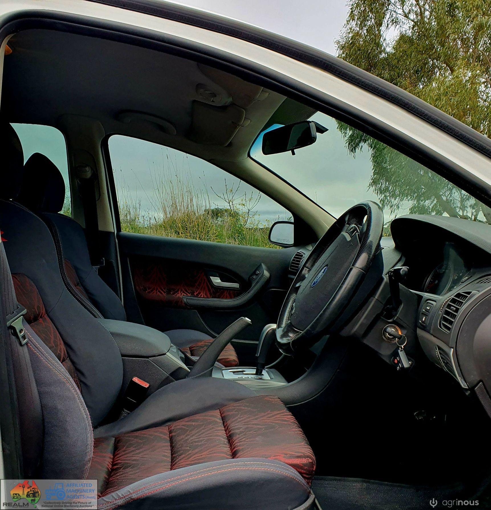 2004 Ford BA Falcon XR8 (ex-pursuit car) - photo 7