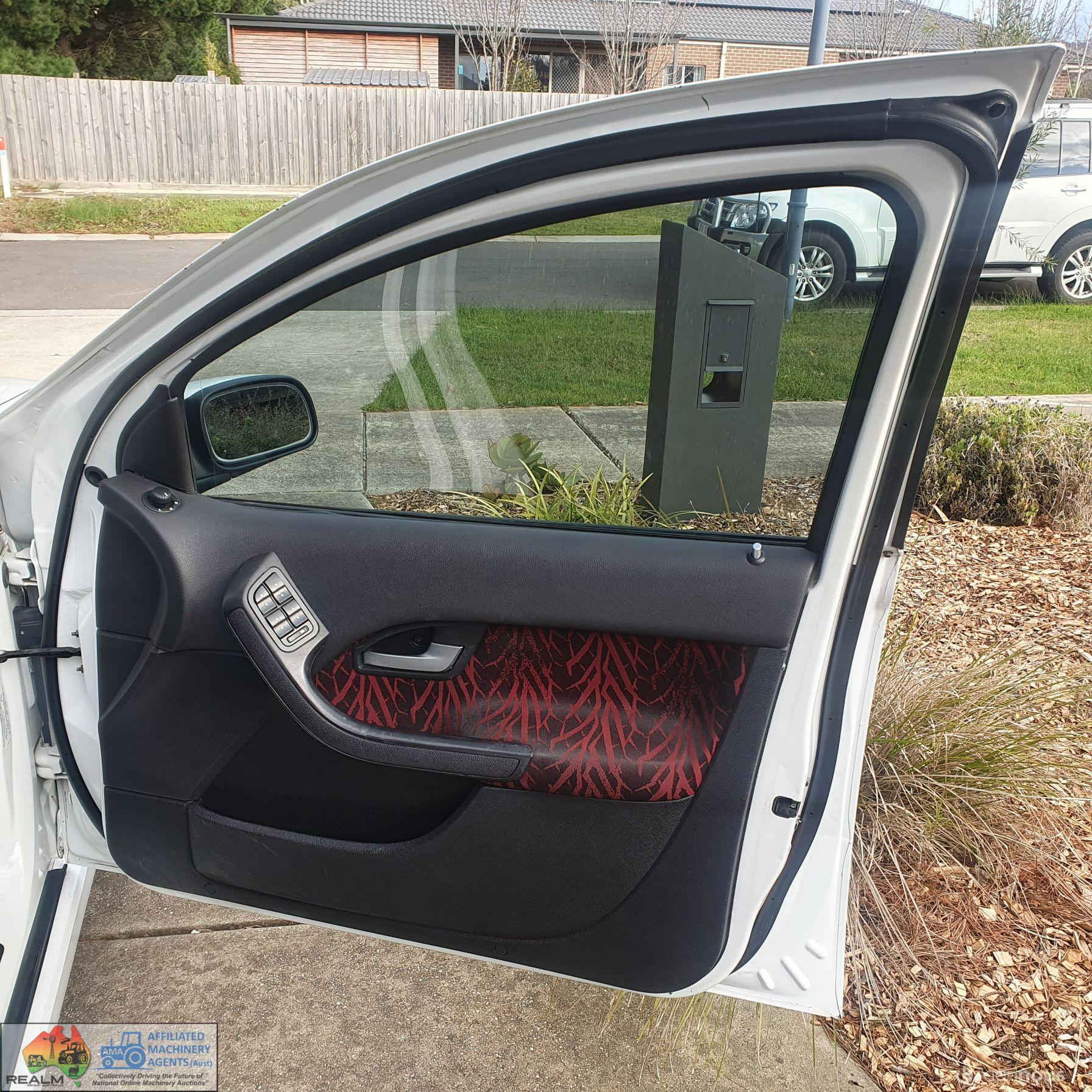 2004 Ford BA Falcon XR8 (ex-pursuit car) - photo 5