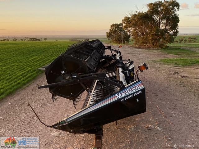30ft Macdon 972 Header Front on Comb Trailer - photo 2