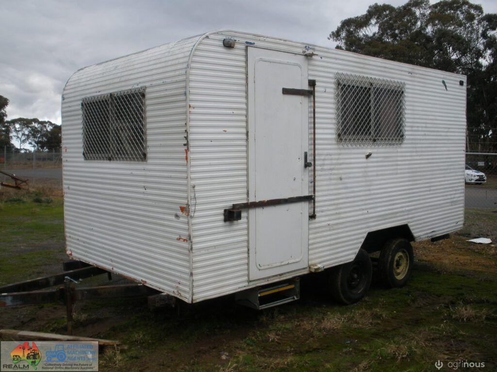 Tandem Axle Site Van - photo 12