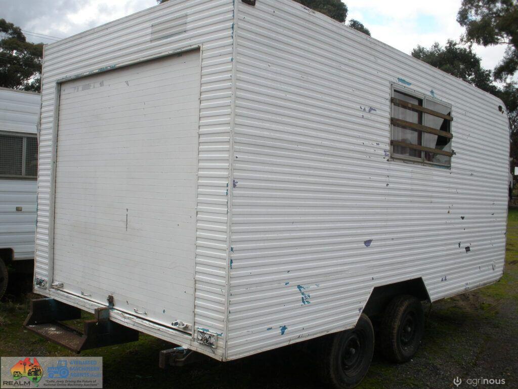 Tandem Axle Site Van - photo 2
