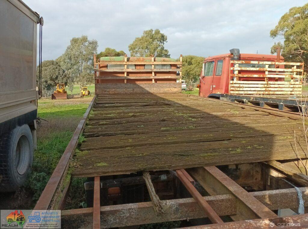 Acco C-1800 Diesel Tray Truck - photo 11