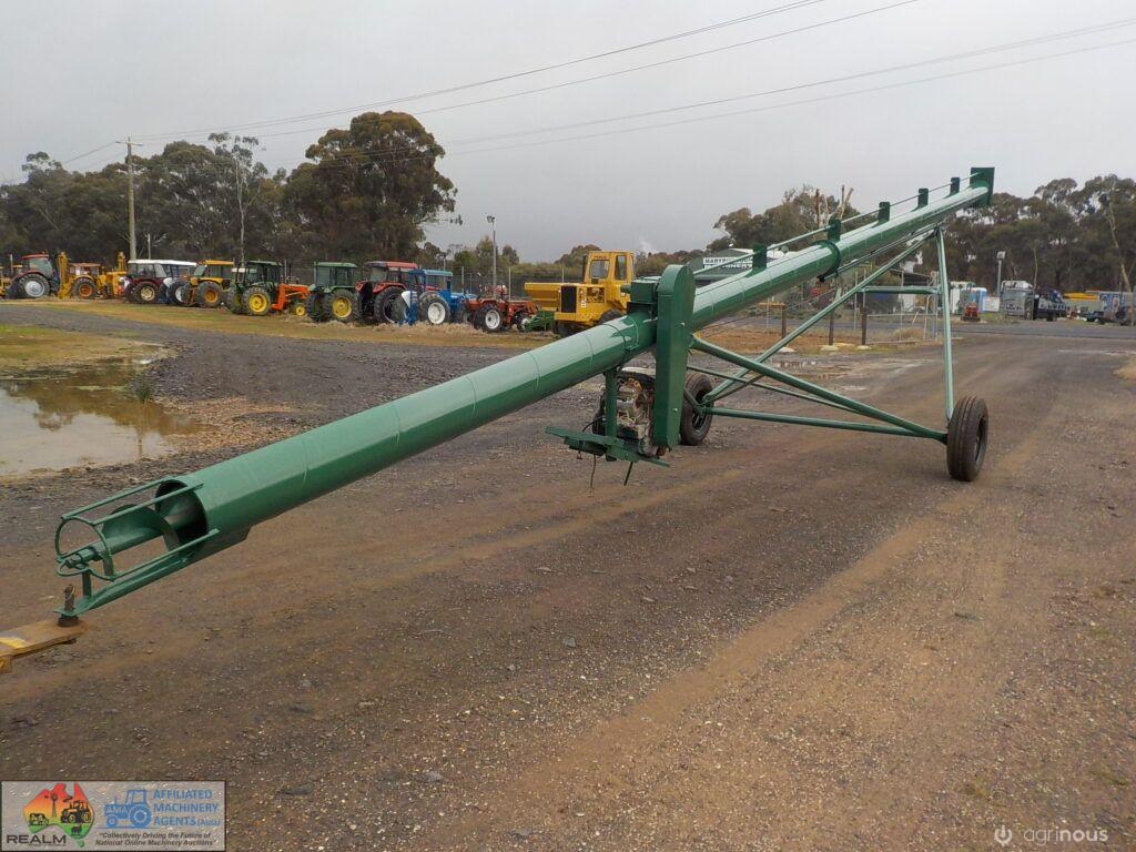 40ft X 9″  Auger with V-Twin 18hp Vanguard Motor