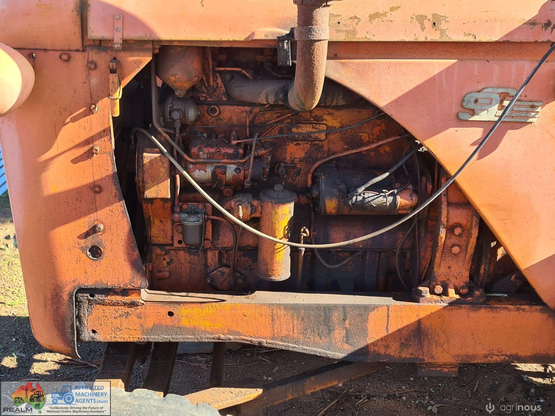 Chamberlain 9G Tractor - photo 3