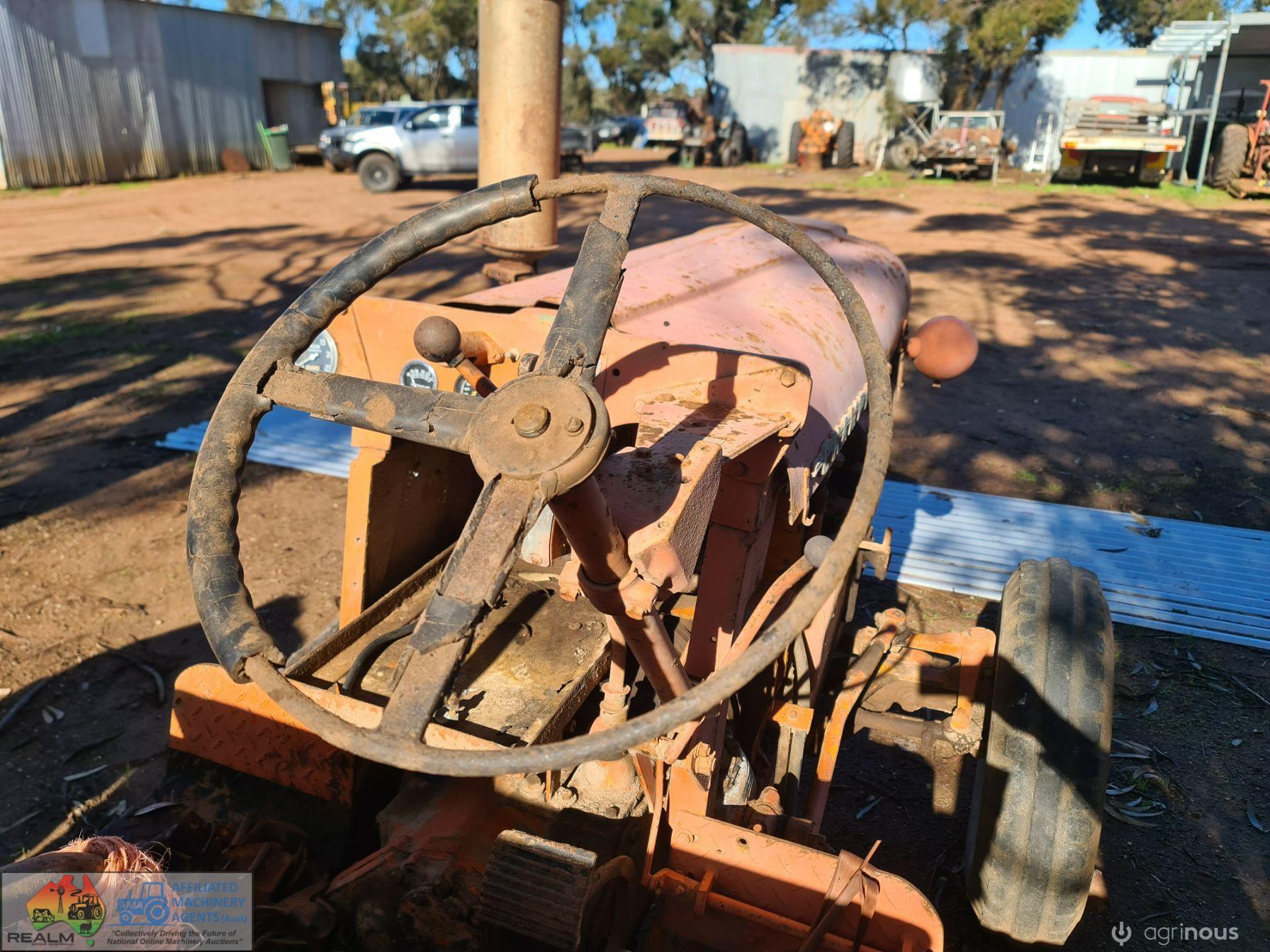 Chamberlain 9G Tractor - photo 5