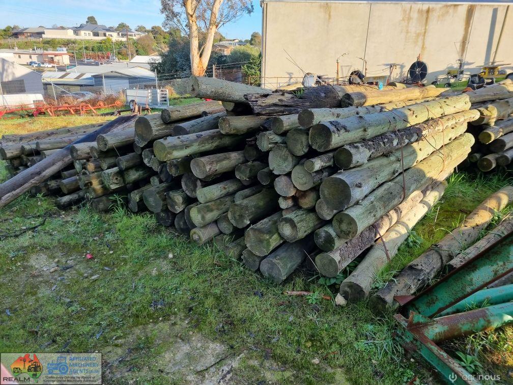 30x 8ft Treated Pine Posts (No.1)
