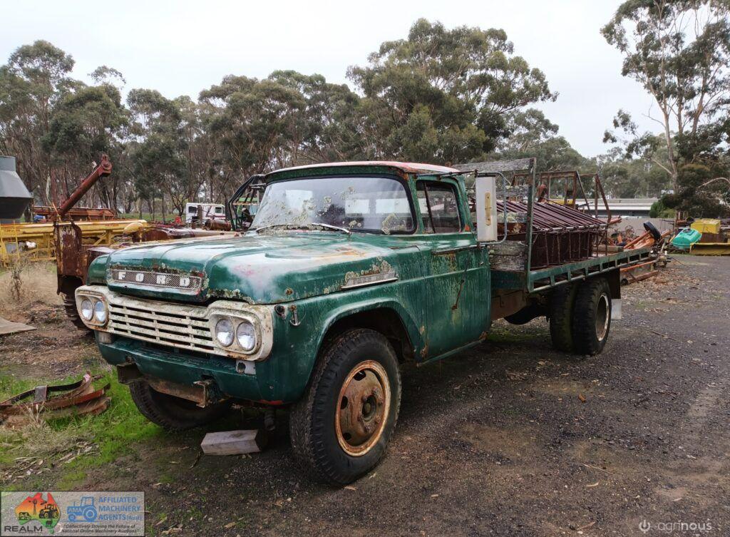 Ford F600 Tray Truck - photo 10