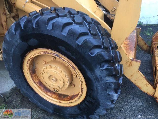 Case W-14 Articulated 4WD Industrial Loader - photo 8