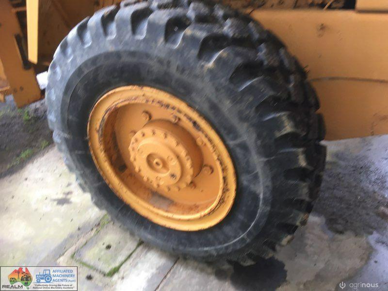 Case W-14 Articulated 4WD Industrial Loader - photo 9