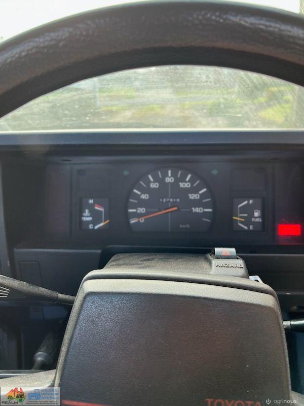 1984 Toyota Hilux 2WD (Low Kms)