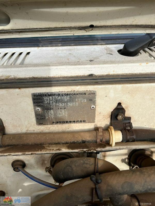 1984 Toyota Hilux 2WD (Low Kms) - photo 4