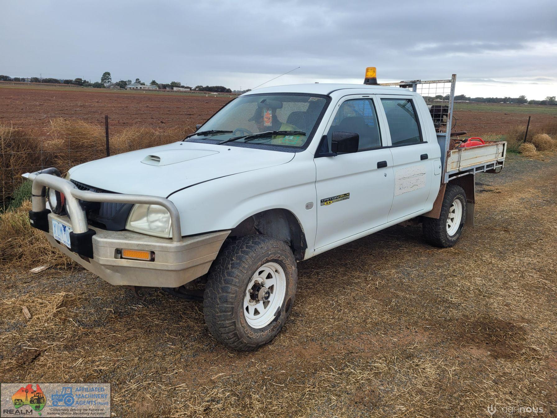2005 White Triton 4x4 Tray Ute - photo 2