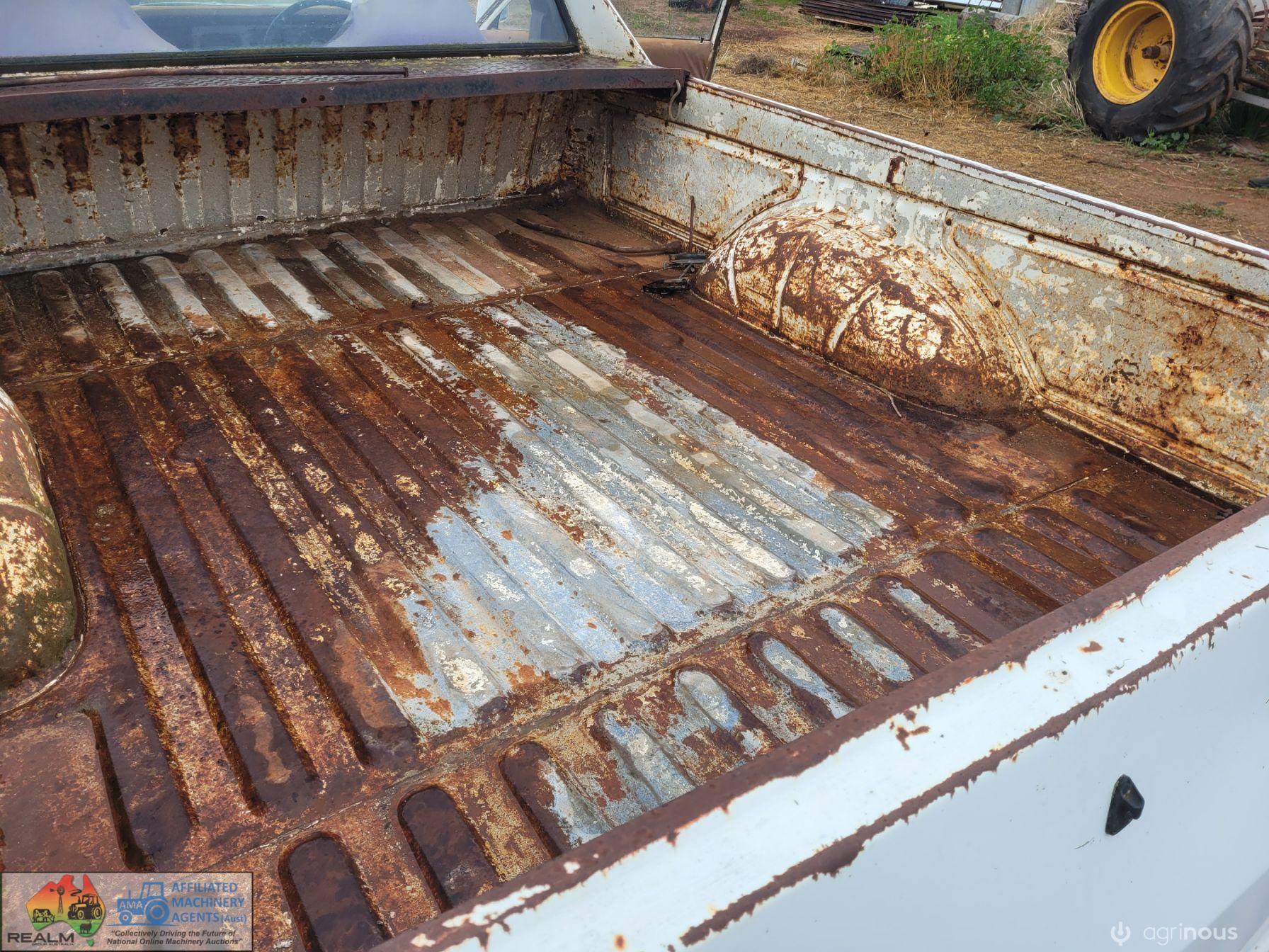 1982 WB Ute 3.3Ltr (202cu) - photo 18