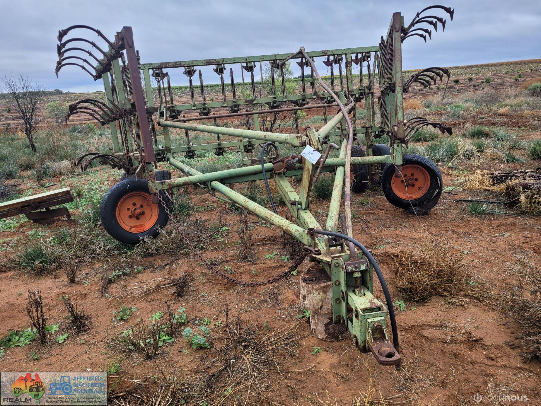 23ft John Shearer Field Span Cultivator - photo 2