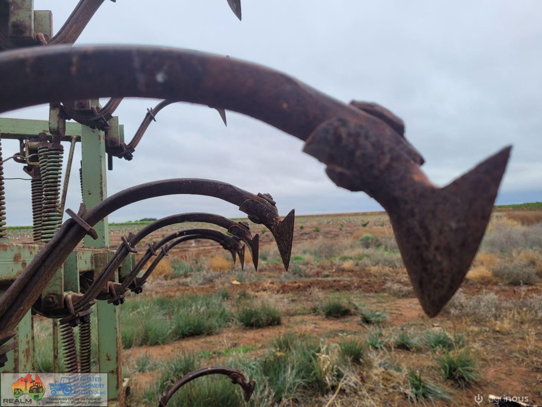 23ft John Shearer Field Span Cultivator - photo 6