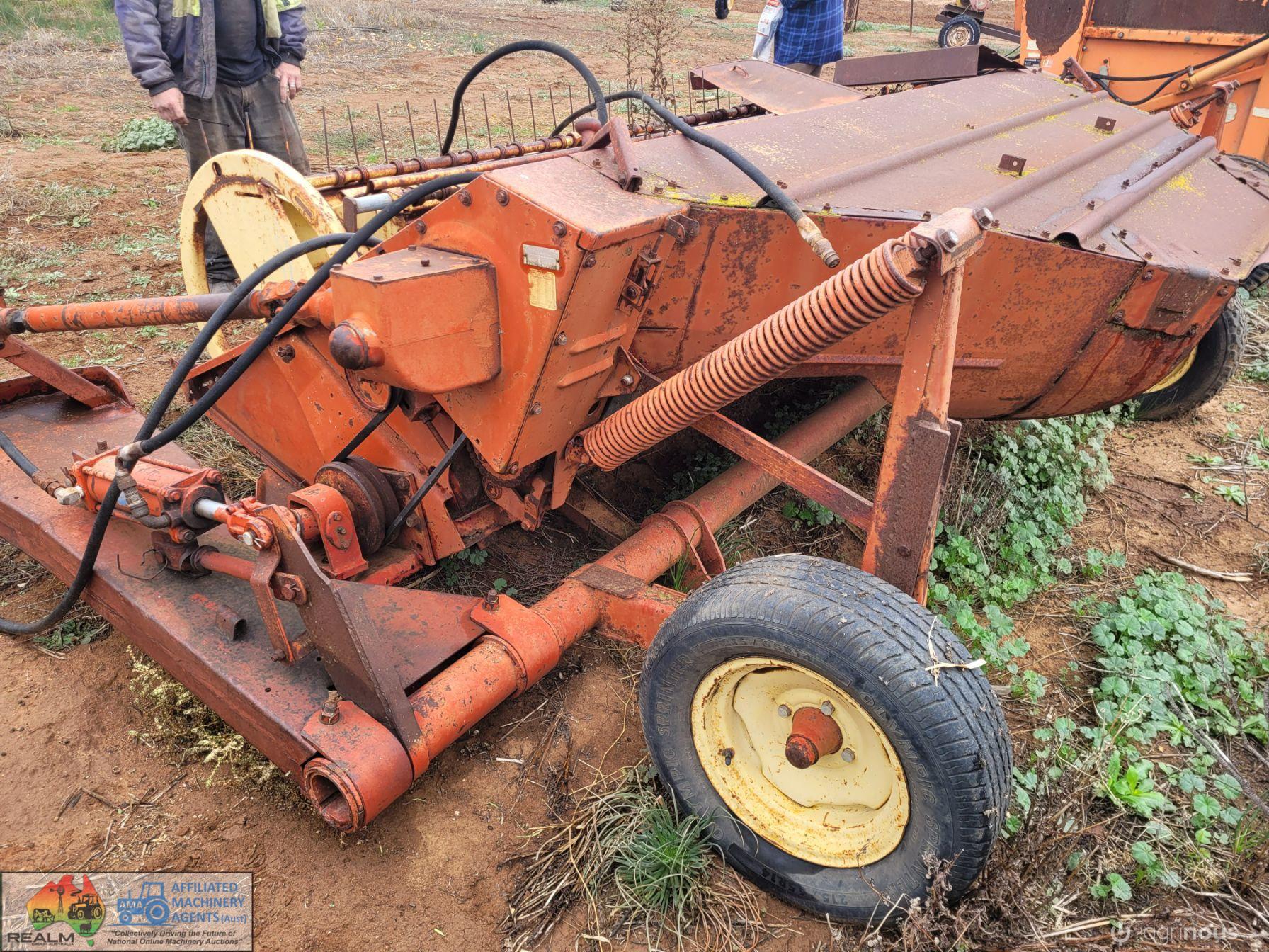 NH 469 Mower Conditioner - photo 4