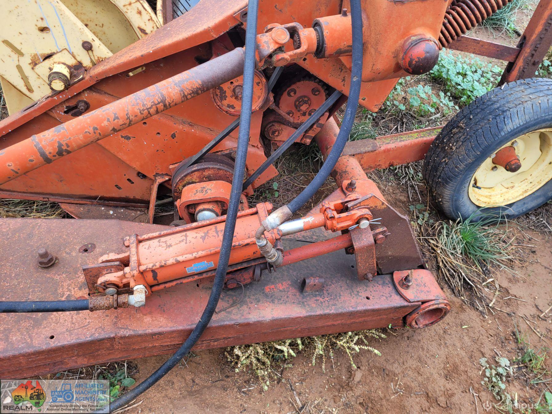 NH 469 Mower Conditioner - photo 6