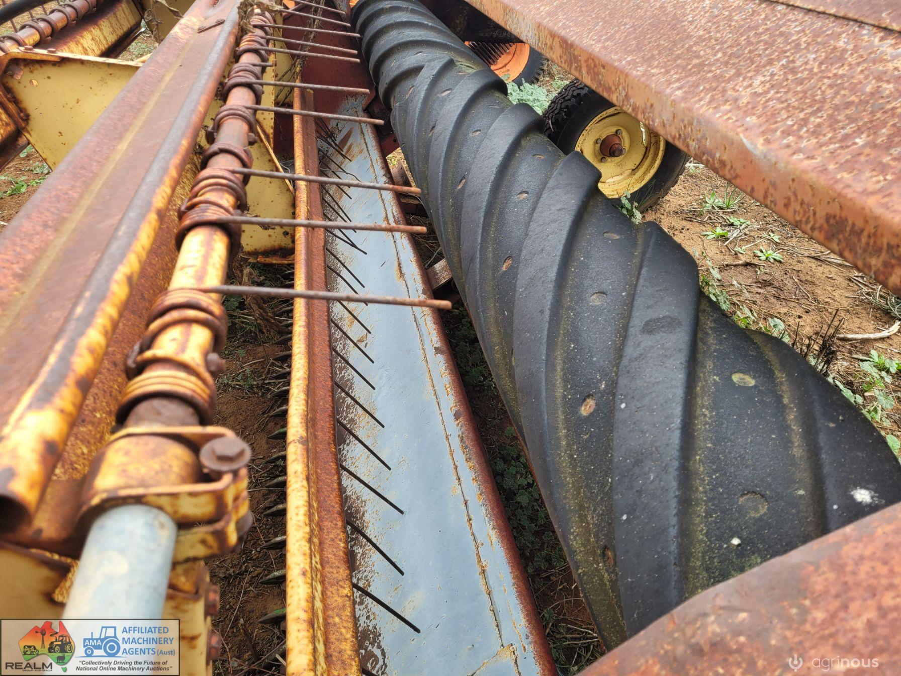 NH 469 Mower Conditioner - photo 3