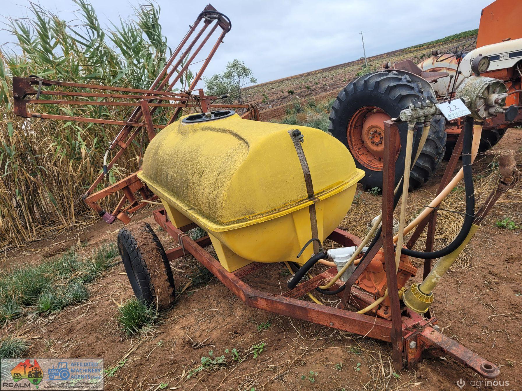 Hardi 1,200 Ltr Trailing 12m Boom Sprayer - photo 2