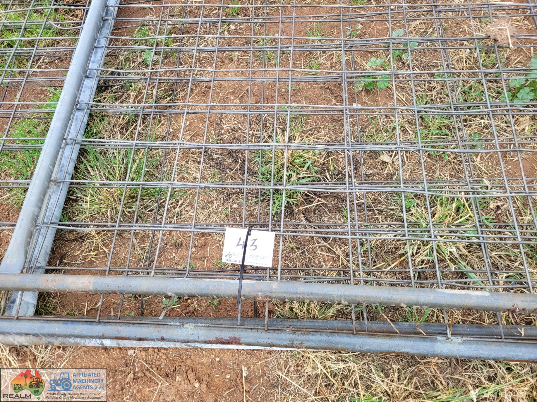 4x 10ft Weldmesh Gates - photo 3