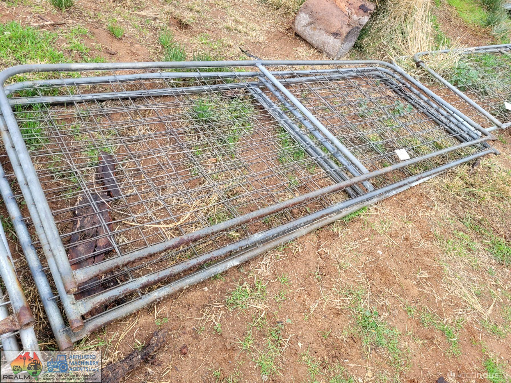4x 10ft Weldmesh Gates