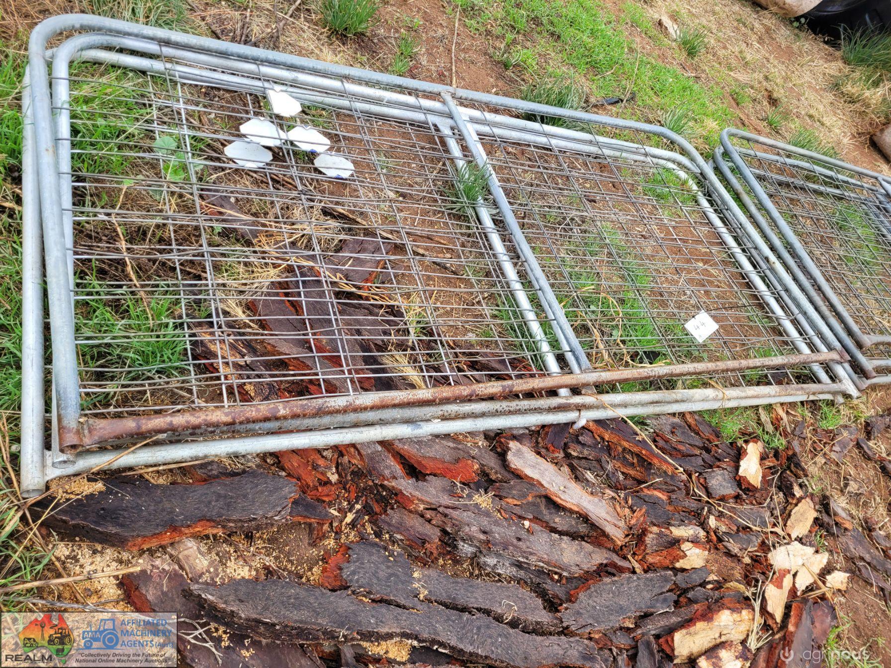 3x 8ft Weldmesh Gates