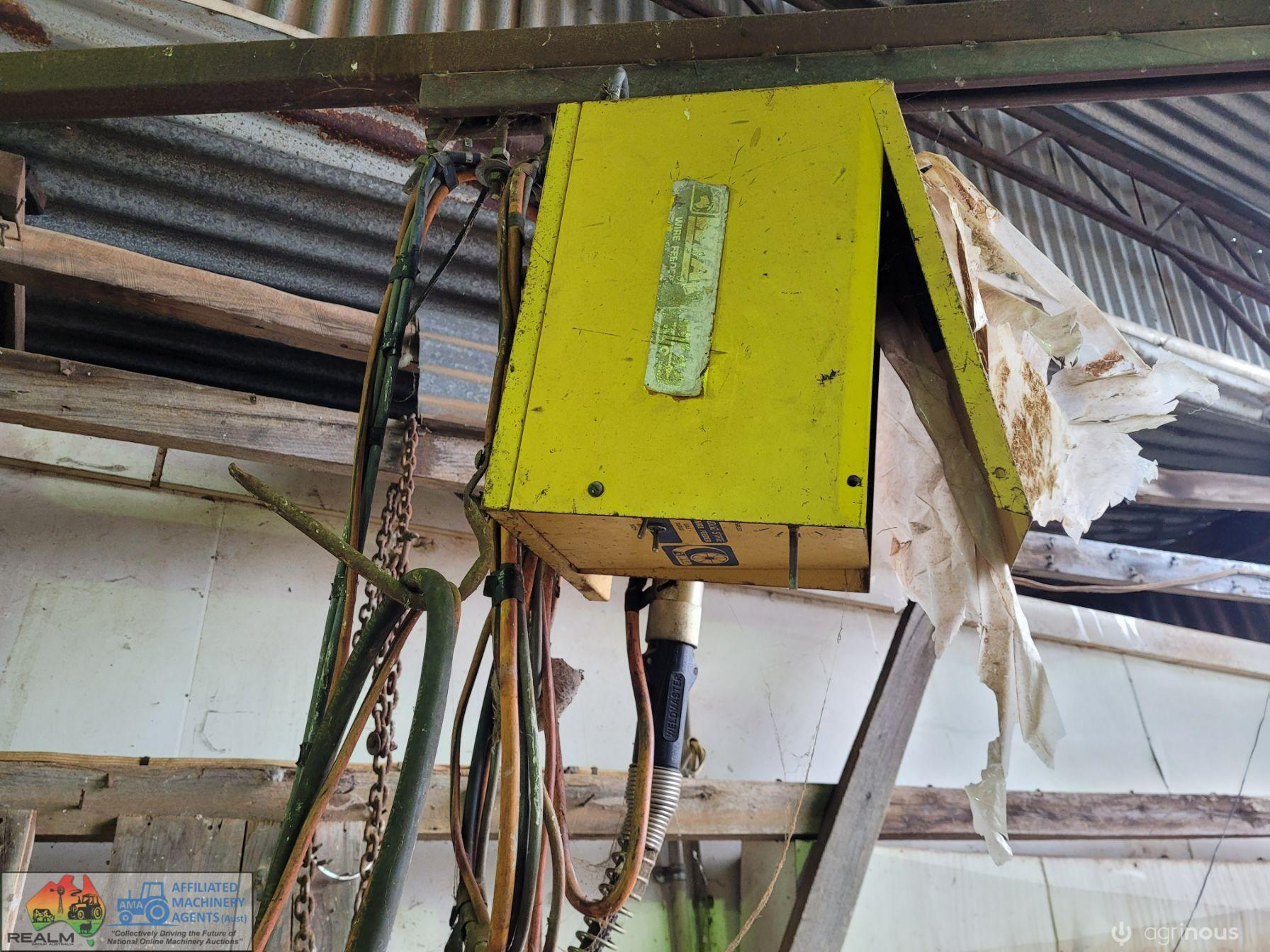 WIA CP-18 Weldmatic 250 Amp MIG Welder - photo 2