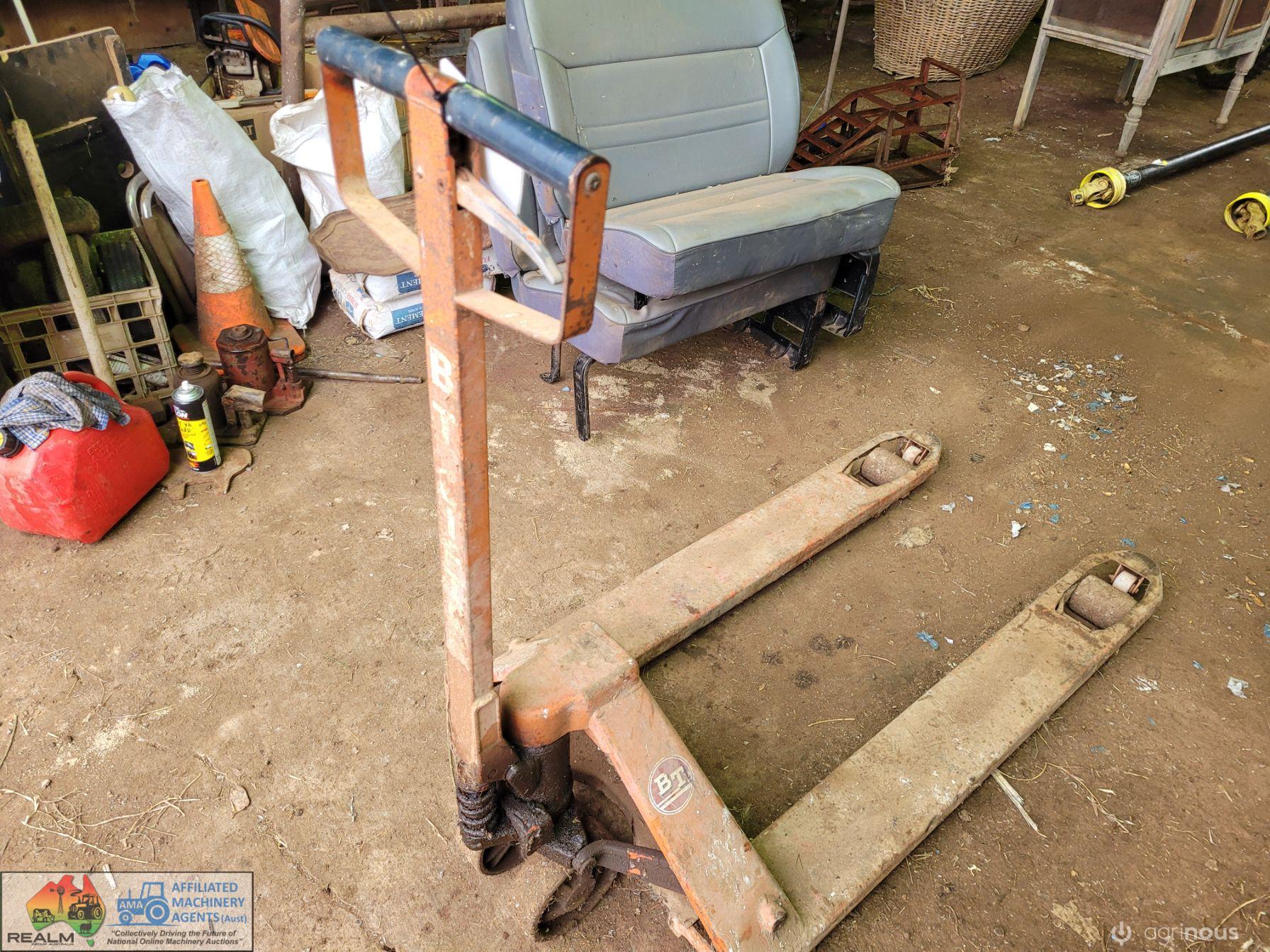 Pallet Trolley Jack (Good working cond)