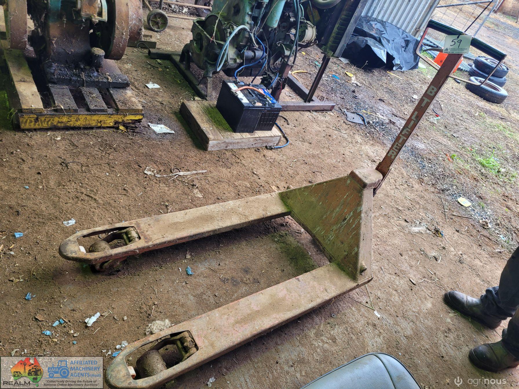 Pallet Trolley Jack (Good working cond) - photo 3