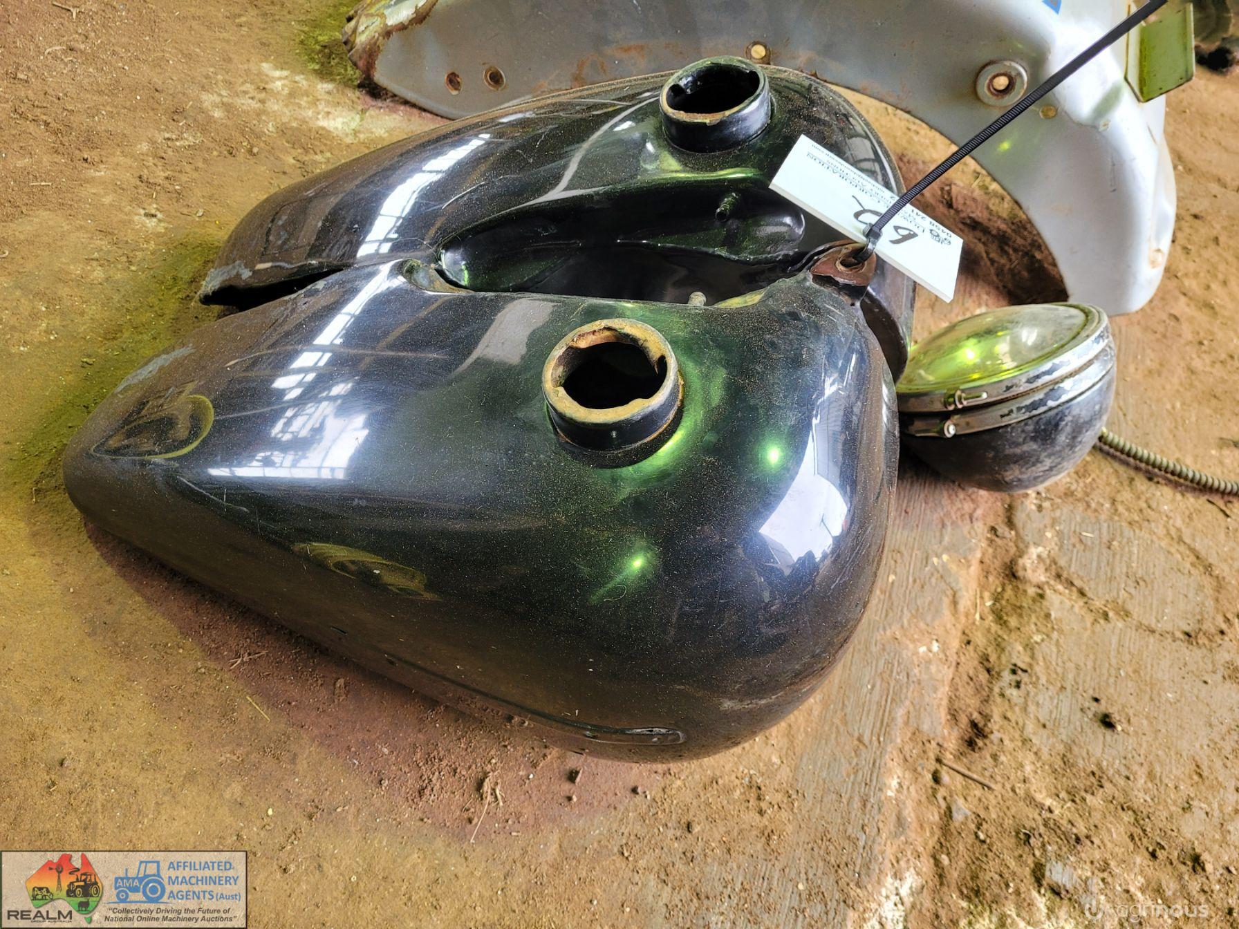 Harley Davidson Matching Fuel Tanks, Rear Mudguard & Headlight