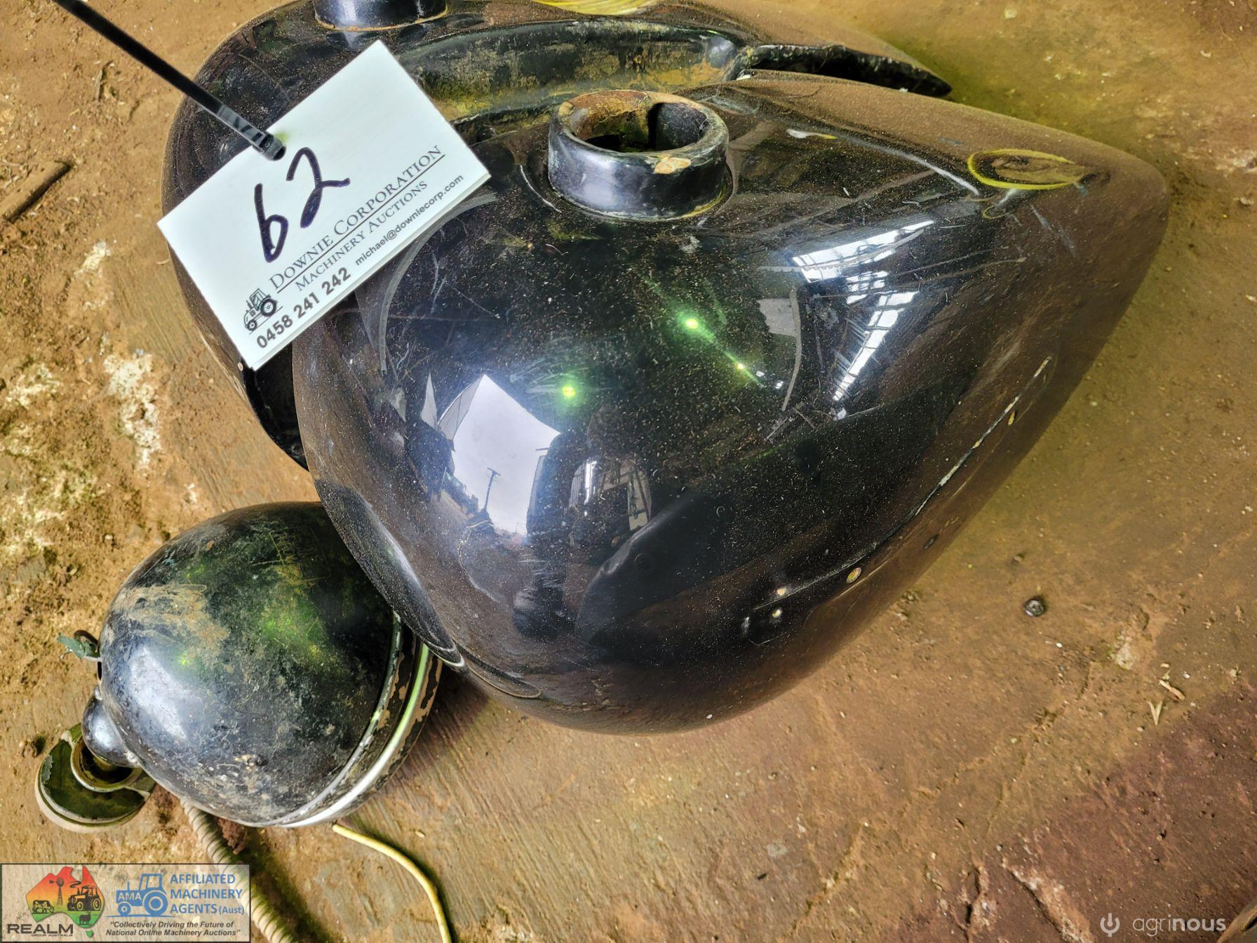 Harley Davidson Matching Fuel Tanks, Rear Mudguard & Headlight - photo 3