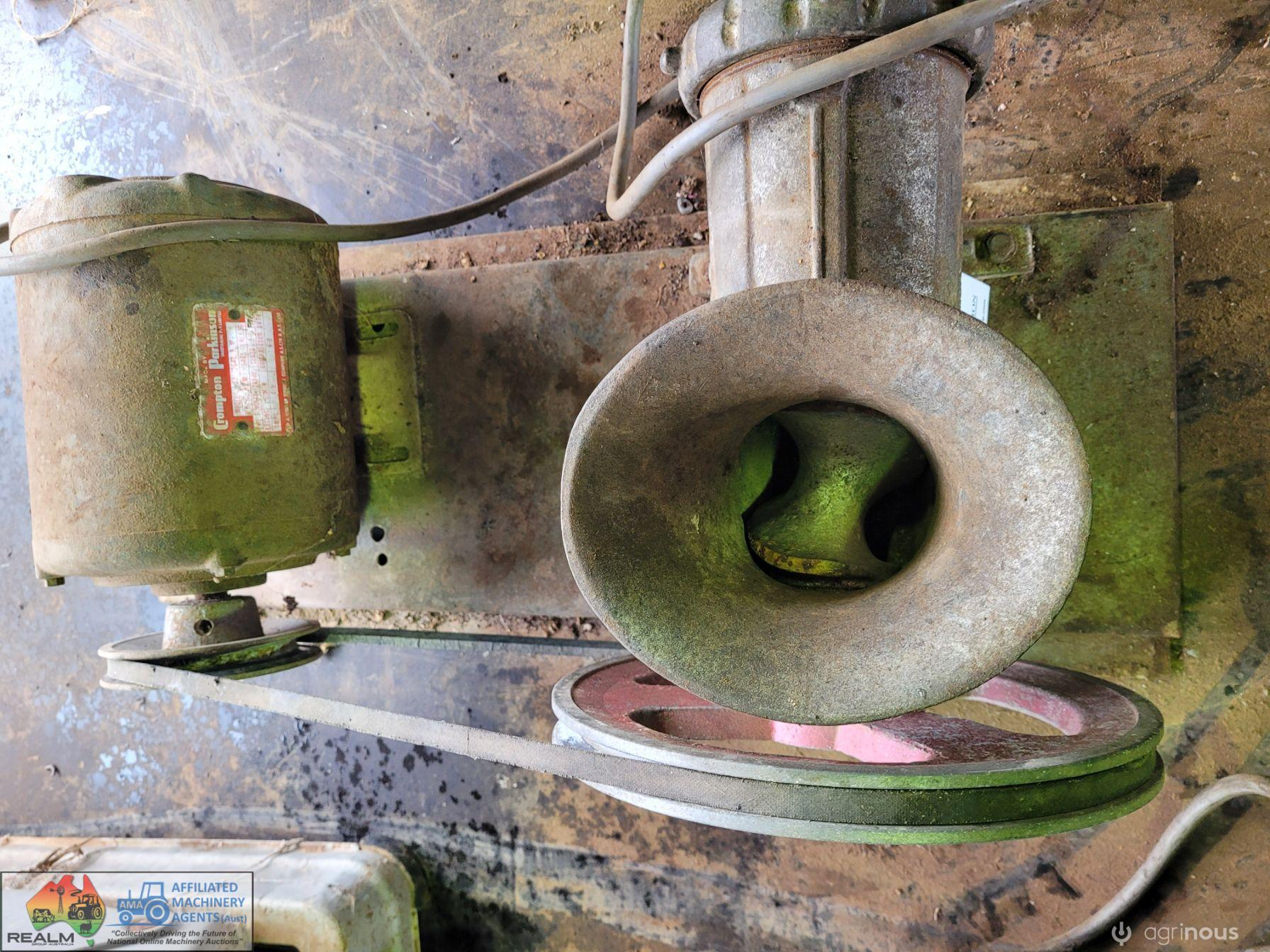 Industrial Size Elec. Meat Mincer - photo 3
